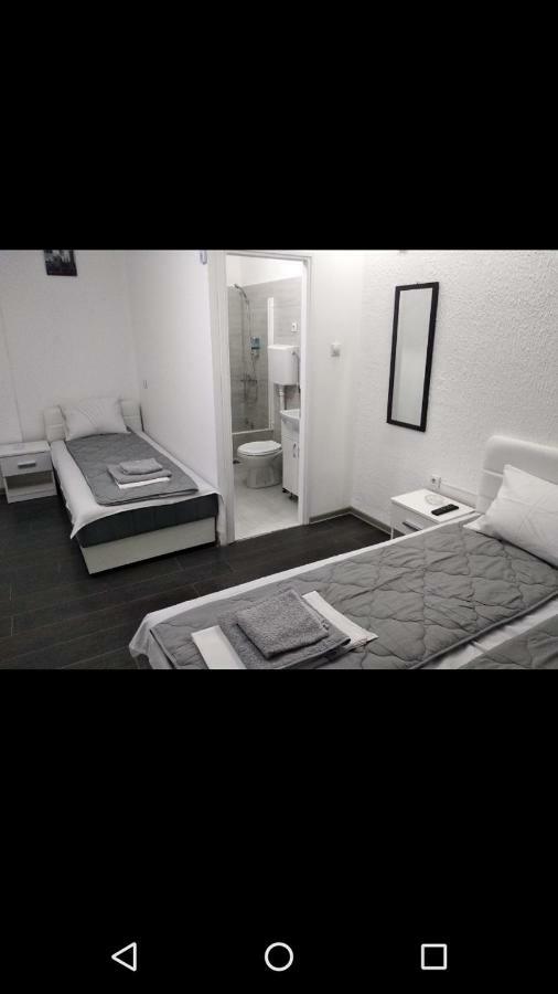 Apartmani Pinokio Ni エクステリア 写真