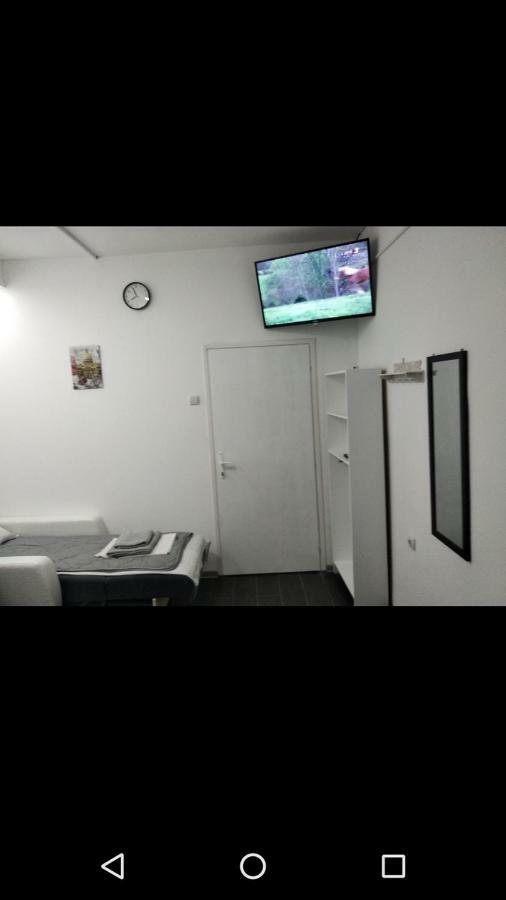Apartmani Pinokio Ni エクステリア 写真