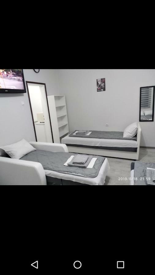 Apartmani Pinokio Ni エクステリア 写真