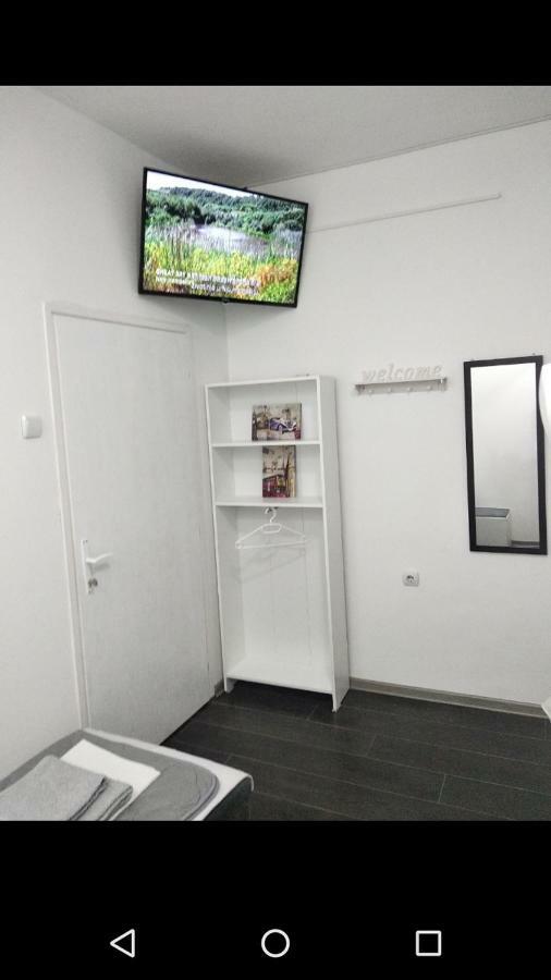 Apartmani Pinokio Ni エクステリア 写真