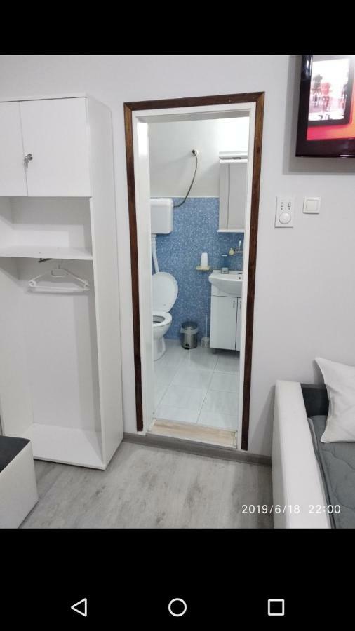 Apartmani Pinokio Ni エクステリア 写真